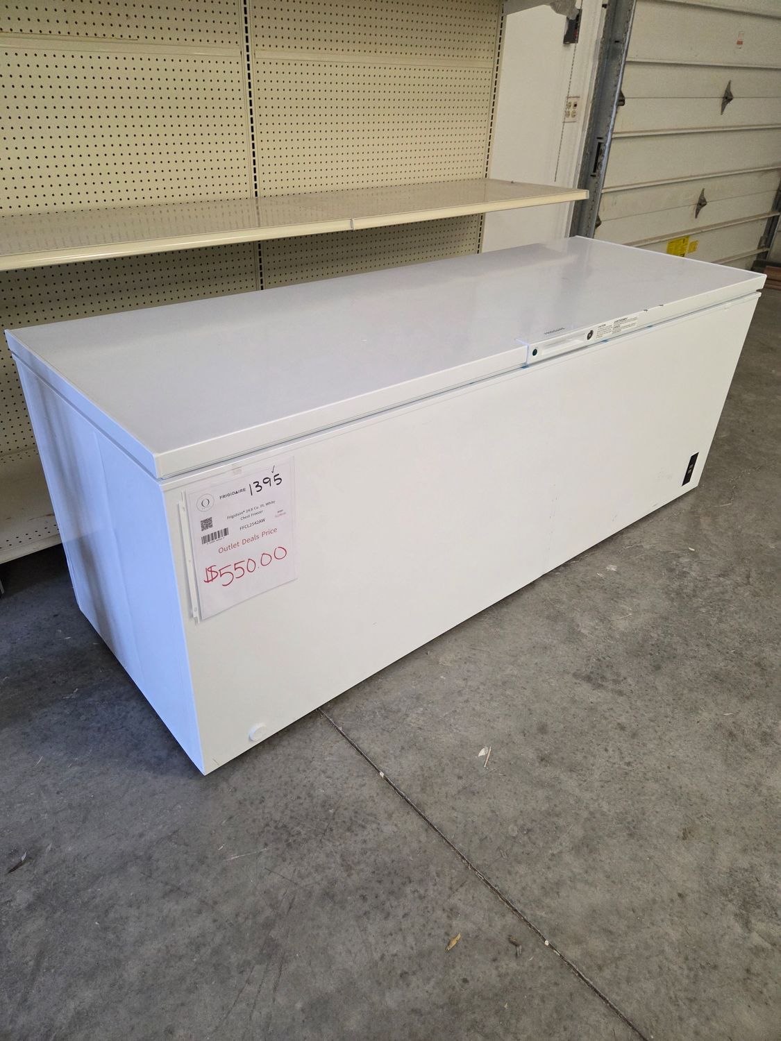1395-0595 FFCL2542AW Frigidaire® 24.8 Cu. Ft. White Chest Freezer