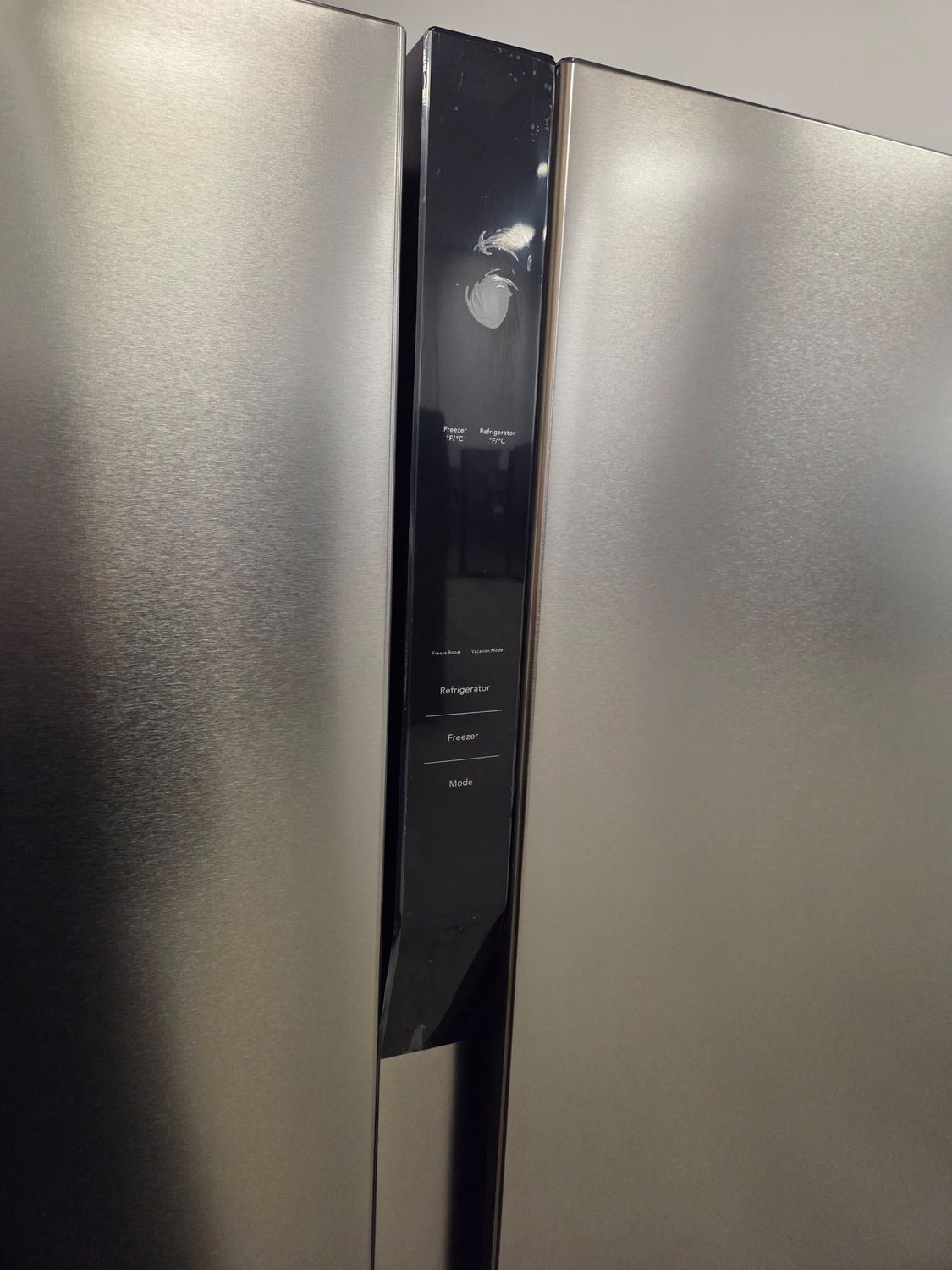 1411-8915 FRSG2115AV Frigidaire 21 Cu. Ft. 36" Counter-Depth Side-by-Side Refrigerator