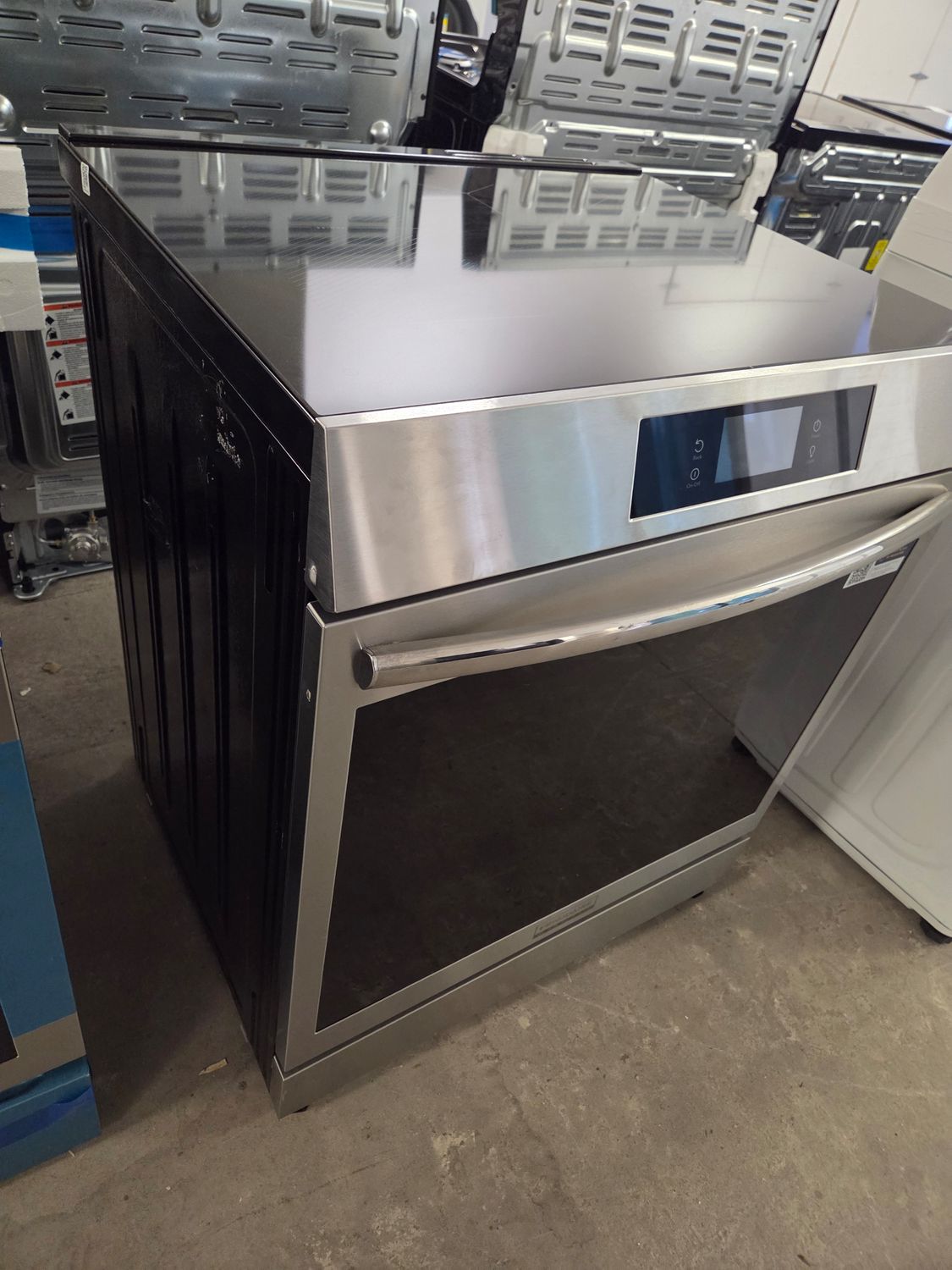 1418-0301 GCFI3070BF Frigidaire Gallery® 30" Smudge-Proof® Stainless Steel Slide-In Induction Range with Stone-Baked Pizza