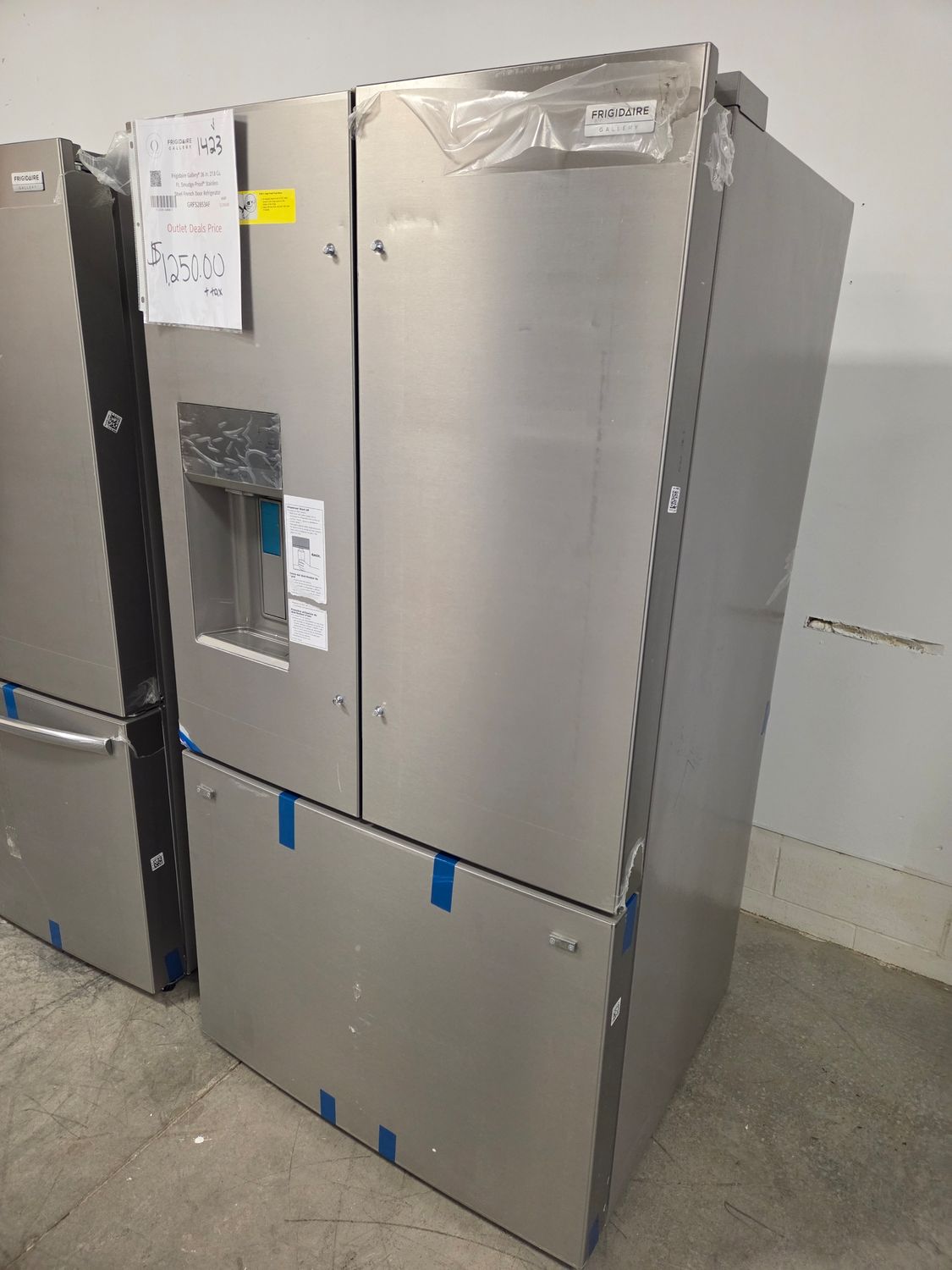 1423-7419 GRFS2853AF Frigidaire Gallery® 36 in. 27.8 Cu. Ft. Smudge-Proof® Stainless Steel French Door Refrigerator