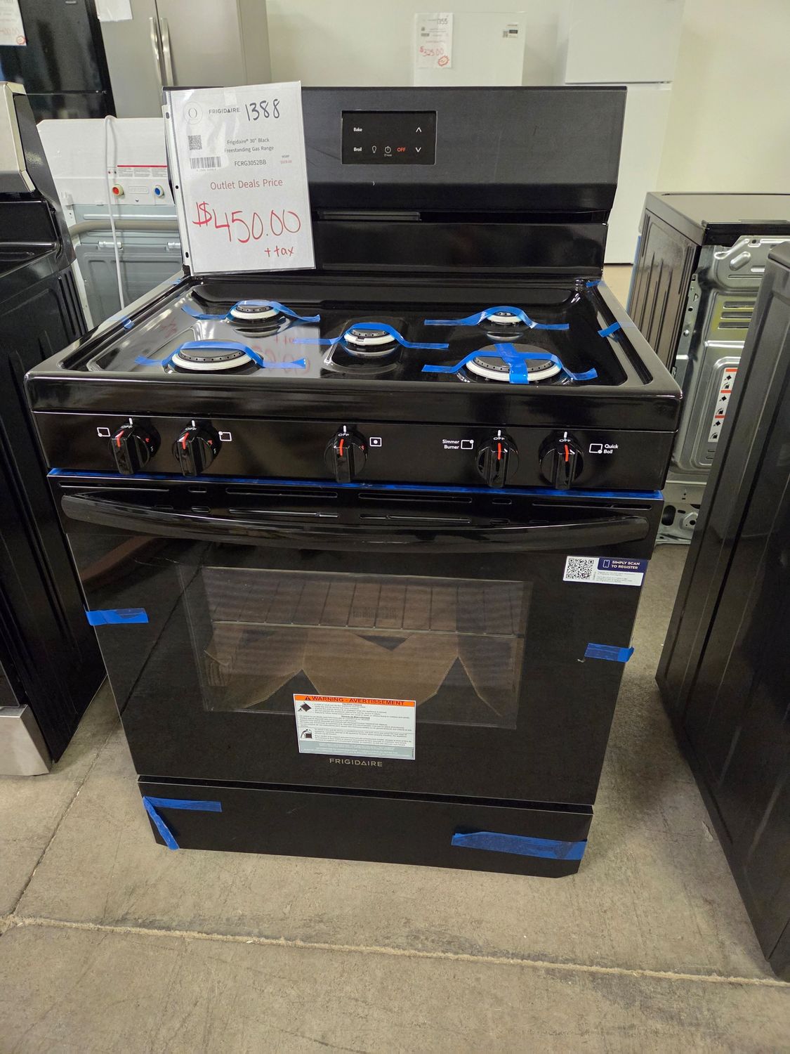 1388-0940 FCRG3052BB Frigidaire® 30" Black Freestanding Gas Range