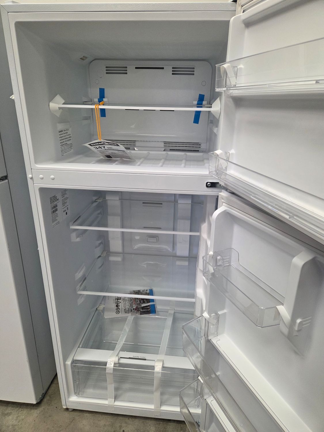 1415-0156 FRTE1622AW Frigidaire® 28 in. 16.0 Cu. Ft. White Top Freezer Refrigerator