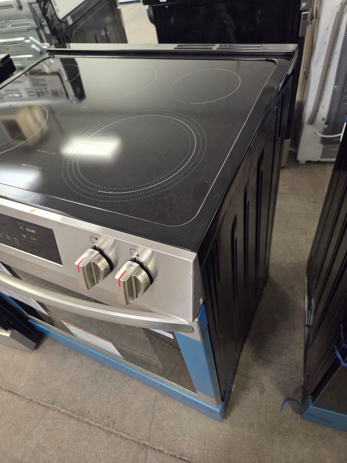 1384-8023 FCFE3083AS Frigidaire® 30" Stainless Steel Freestanding Electric Range