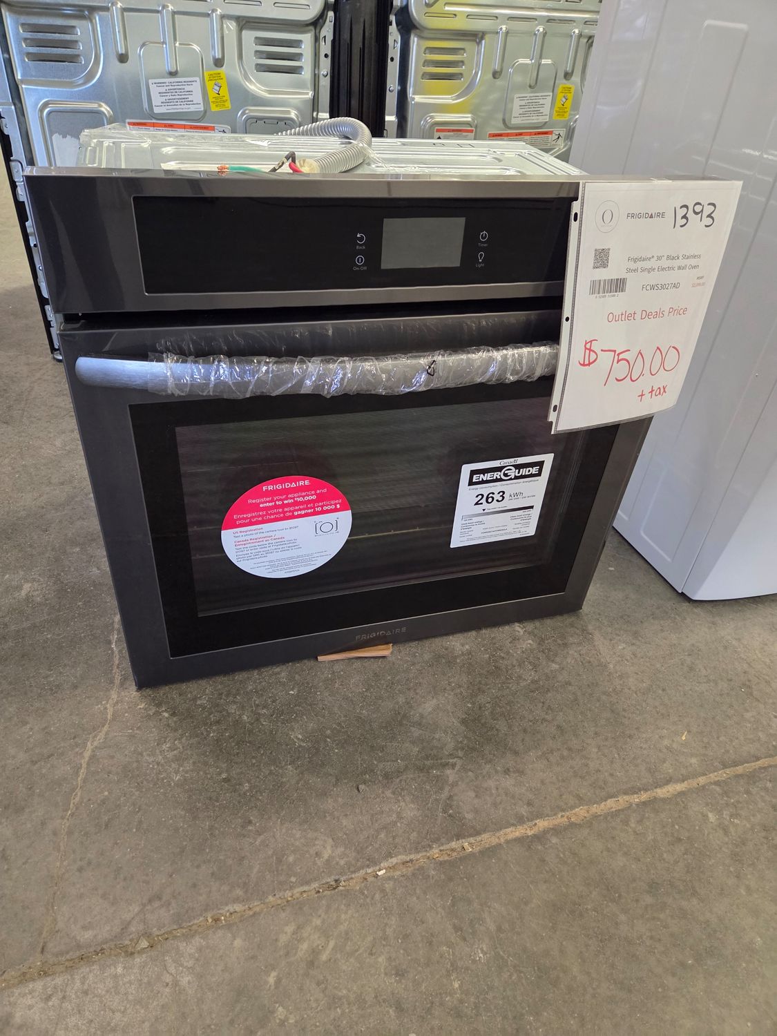 1393-6374 FCWS3027AD Frigidaire® 30" Black Stainless Steel Single Electric Wall Oven