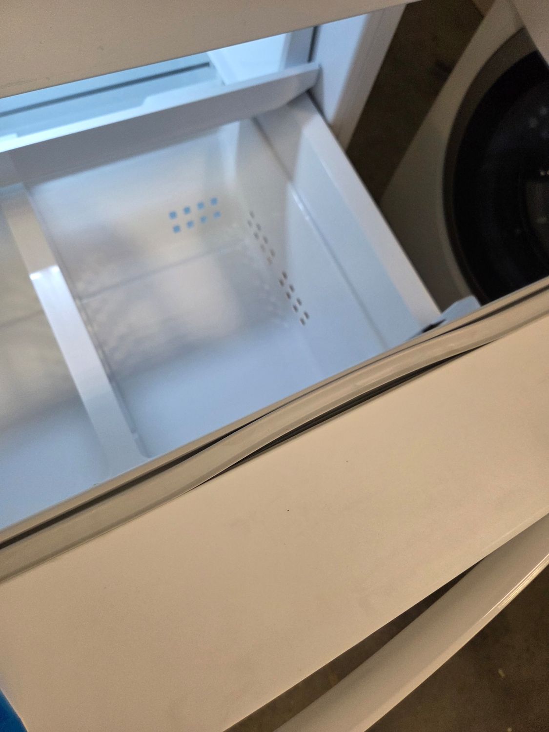 1451-4447 FRFS2823AW Frigidaire® 36 in. 27.8 Cu. Ft. White French Door Refrigerator