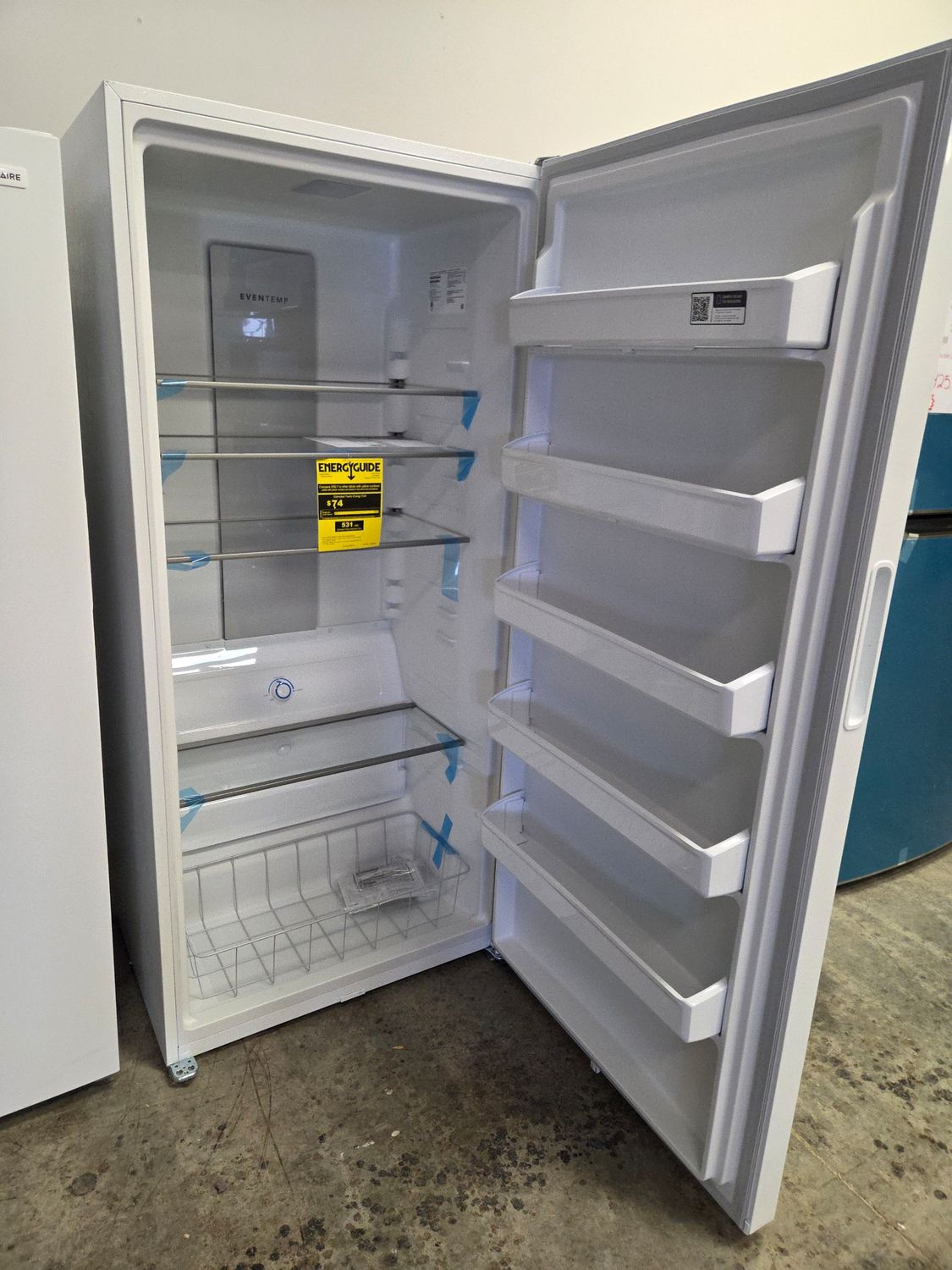 1465-8212 FRUF2020AW Frigidaire® 20.0 Cu. Ft. White Upright Freezer