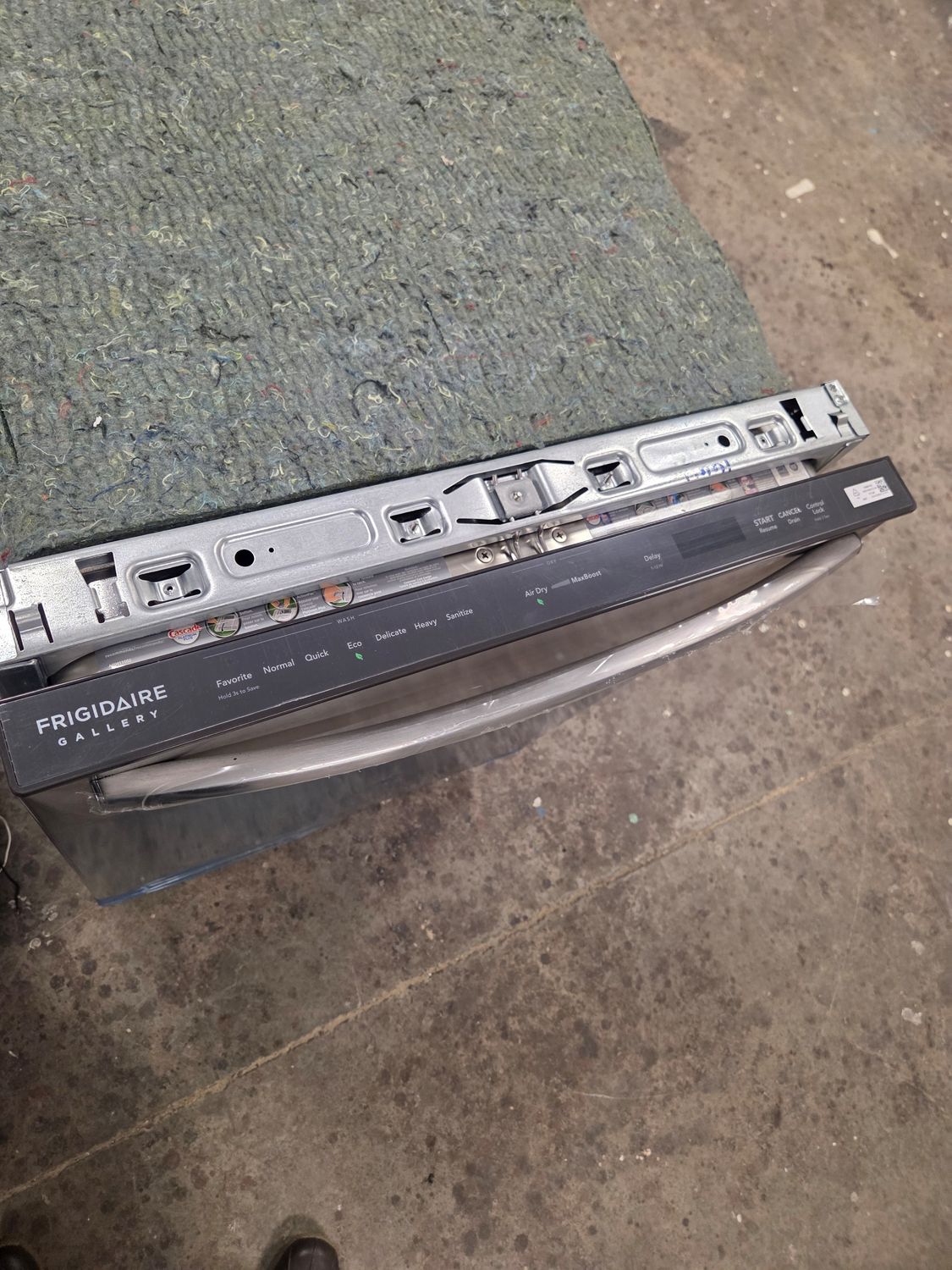 1467-1664 GDSH4715AF Frigidaire Gallery® 24" Smudge-Proof™ Stainless Steel Top Control Built In Dishwasher