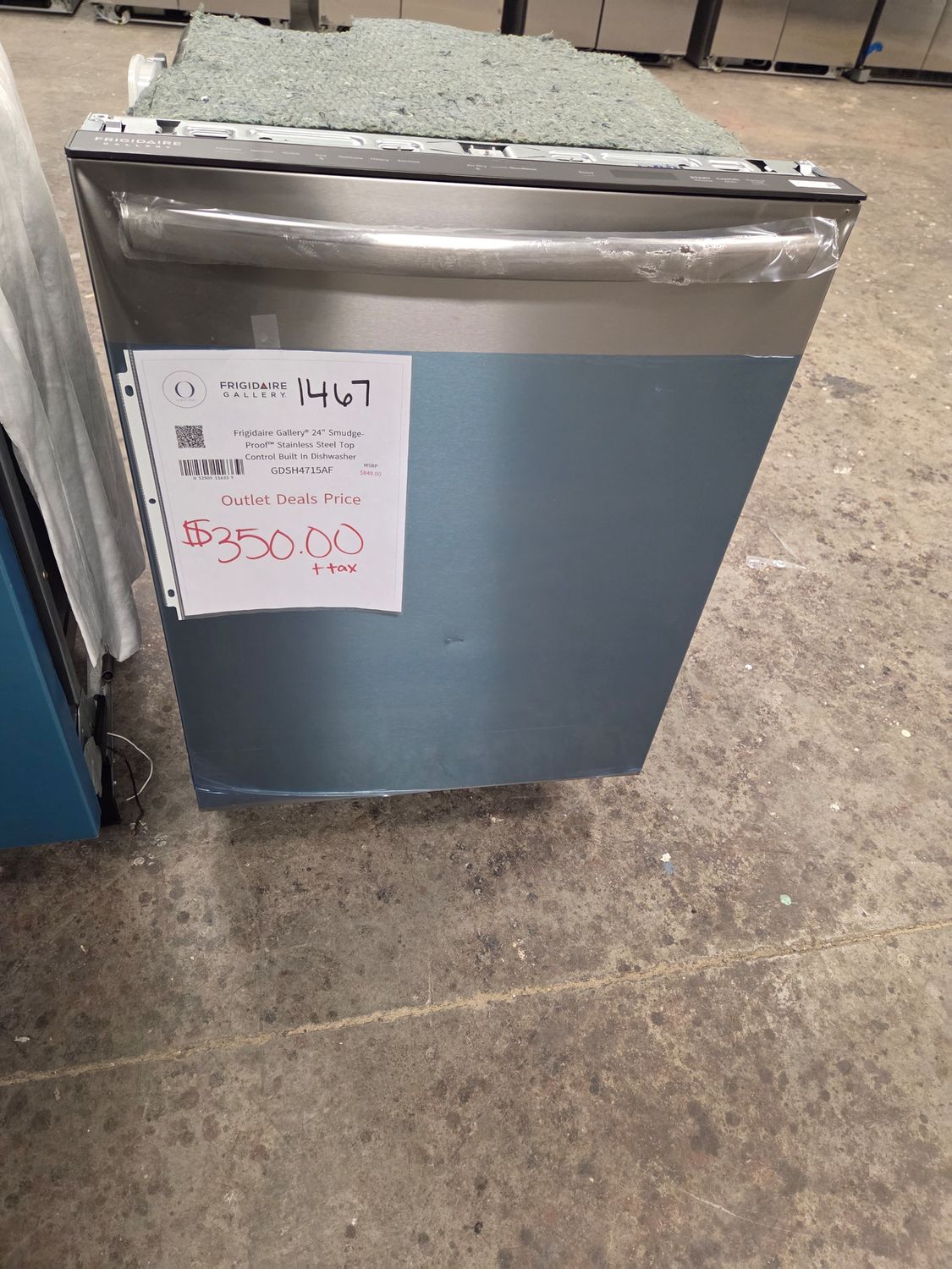 1467-1664 GDSH4715AF Frigidaire Gallery® 24" Smudge-Proof™ Stainless Steel Top Control Built In Dishwasher