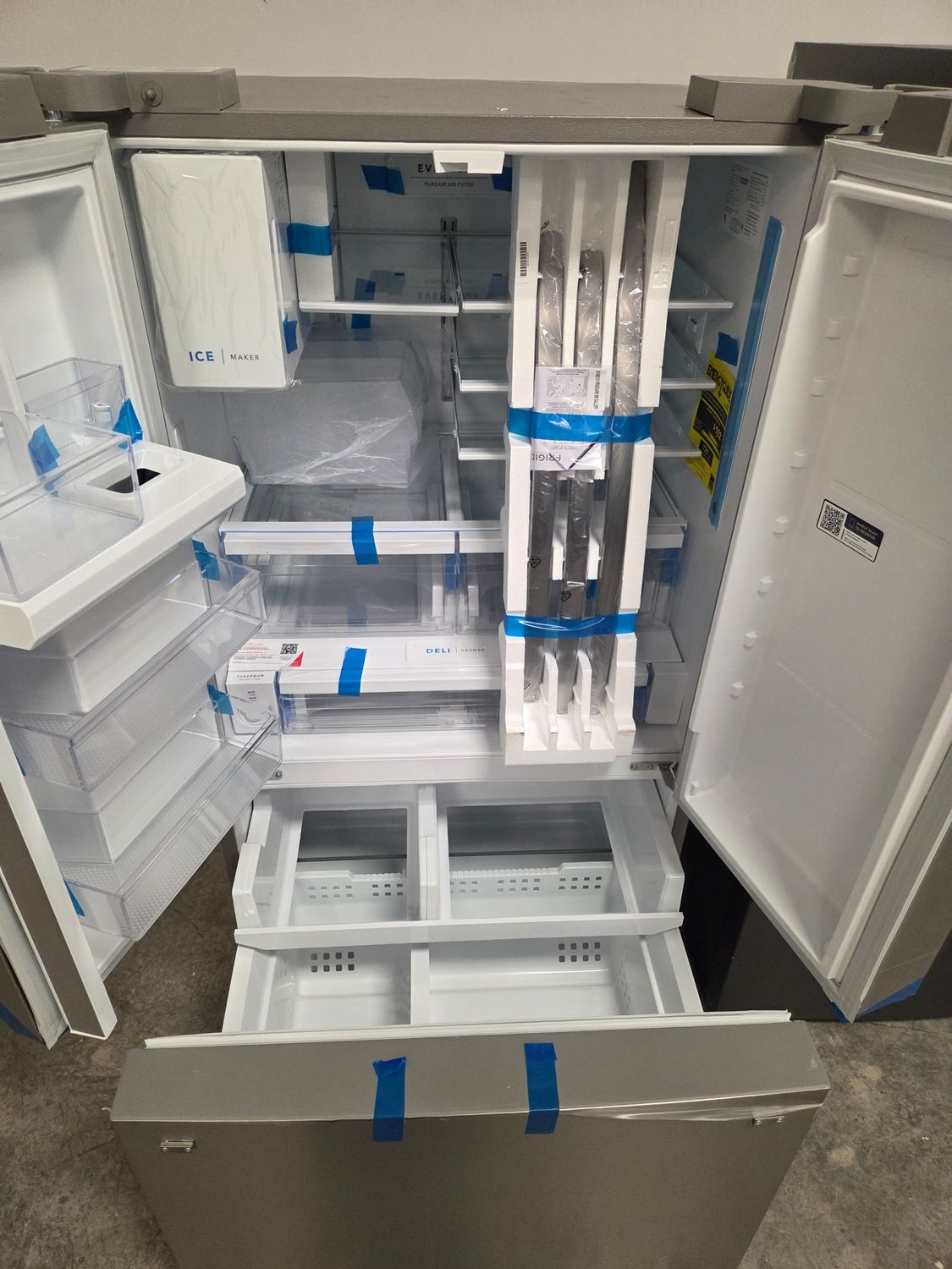 1509-3437 FRFS2823AF Frigidaire 28 Cu. Ft. Standard-Depth French Door Refrigerator