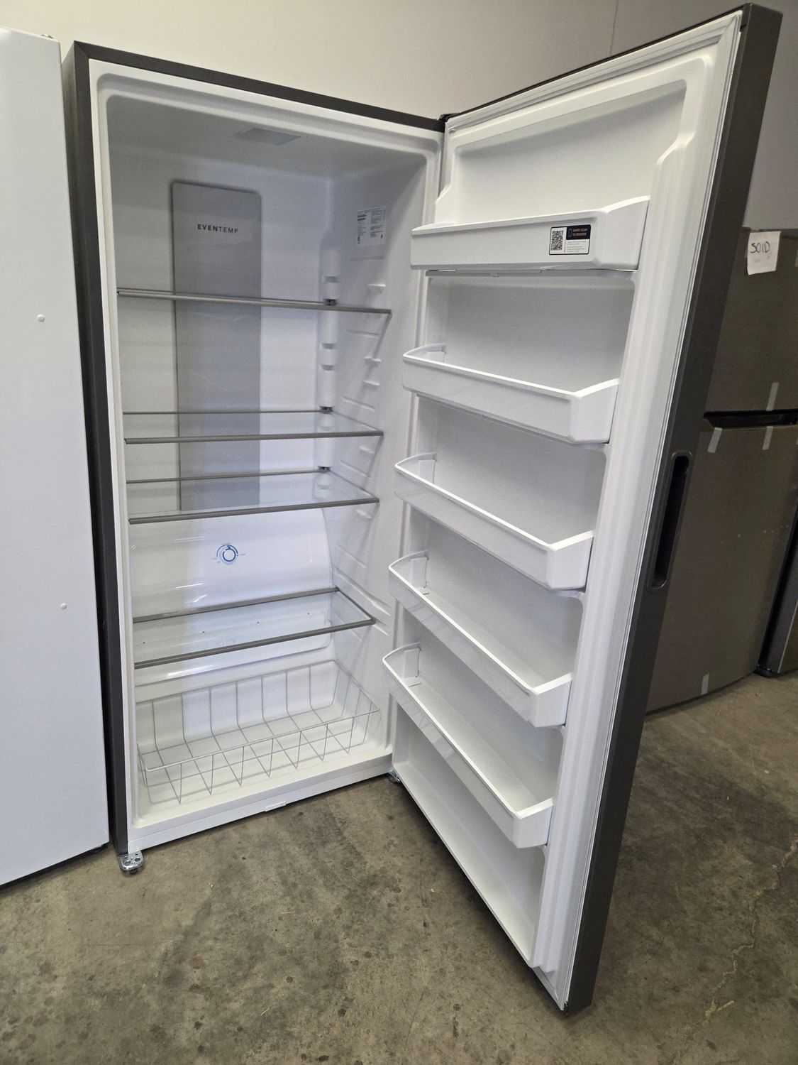 1519--3529 FRUF2020AN Frigidaire® 20.0 Cu. Ft. Carbon Upright Freezer