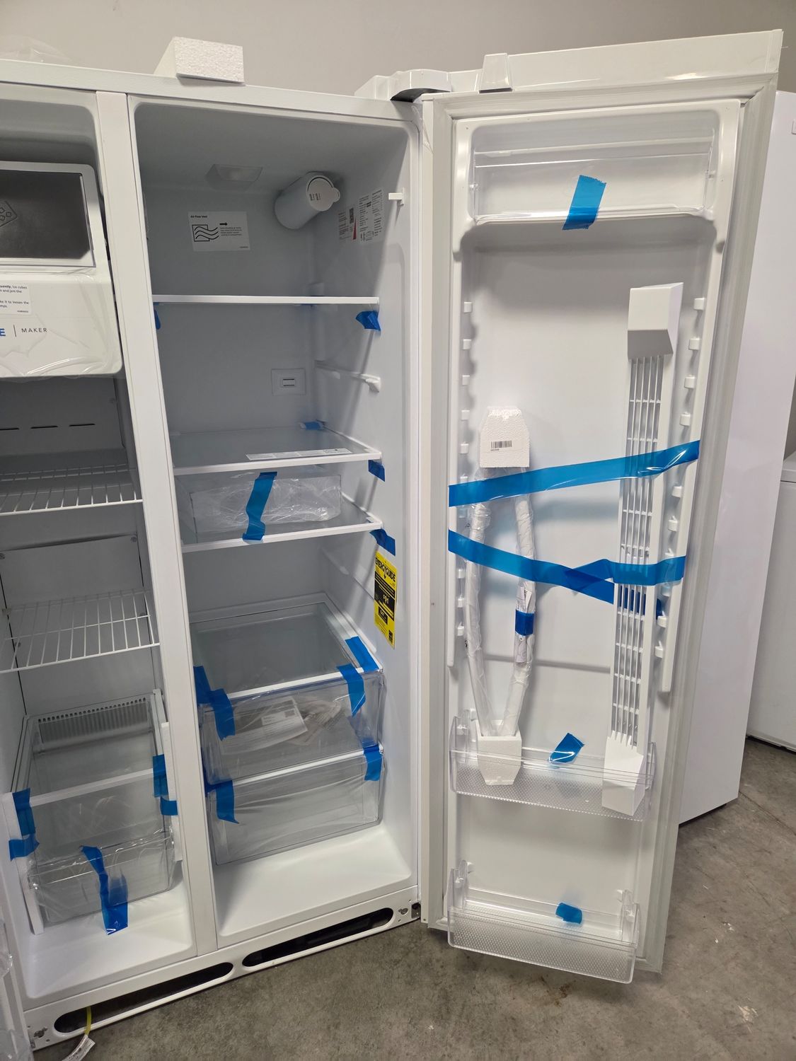 1518-2468 FRSS2623AW Frigidaire® 36 in. 25.6 Cu. Ft. White Side-by-Side Refrigerator