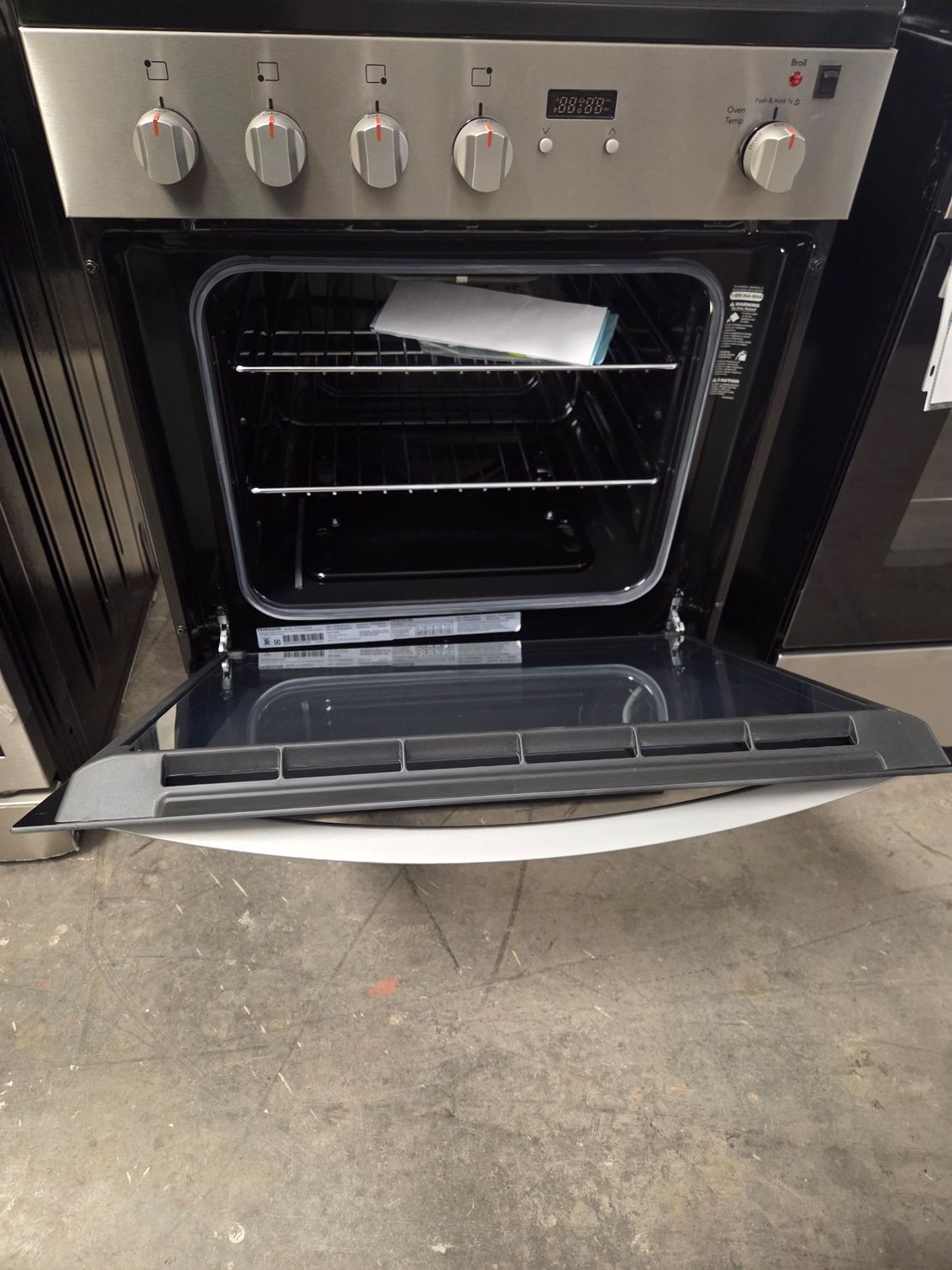 1491-0218 FFGH2422US Frigidaire® 24" Stainless Steel Slide-In Gas Range