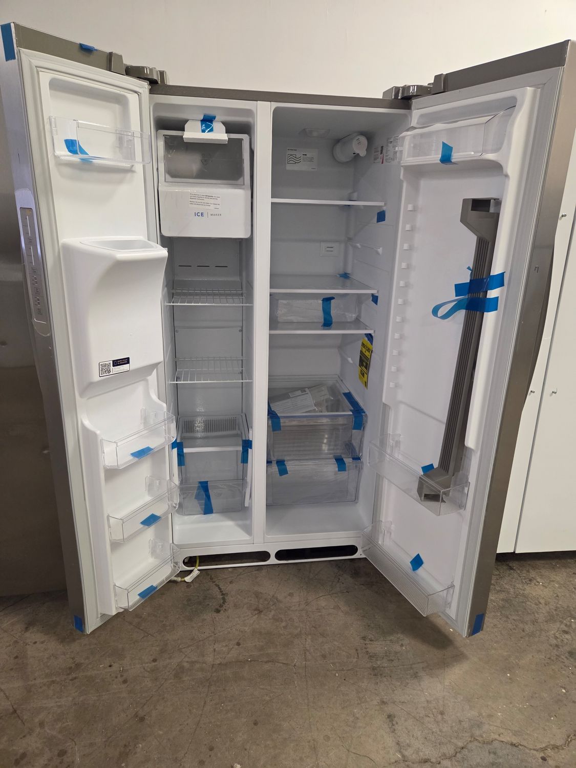 1568 4A60408401-FRSS2623AS Frigidaire® 36" 25.6 Cu. Ft. Stainless Steel Side-by-Side Refrigerator
