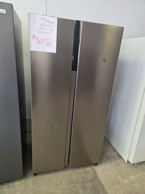 1562 8A53713108-FRSG2115AV Frigidaire 21 Cu. Ft. 36" Counter-Depth Side-by-Side Refrigerator