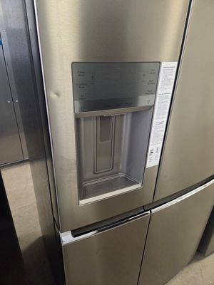 1581 1K52780199-GRQC2255BF Frigidaire Gallery® 36 in. 21.5 Cu. Ft. Smudge-Proof® Stainless Steel Counter Depth French Door Refrigerator