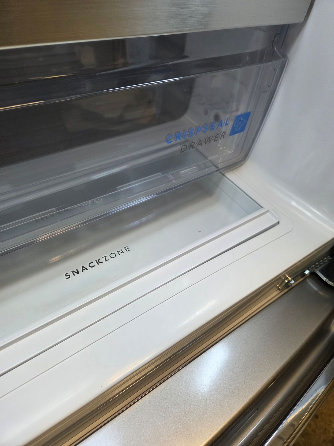 1581 1K52780199-GRQC2255BF Frigidaire Gallery® 36 in. 21.5 Cu. Ft. Smudge-Proof® Stainless Steel Counter Depth French Door Refrigerator