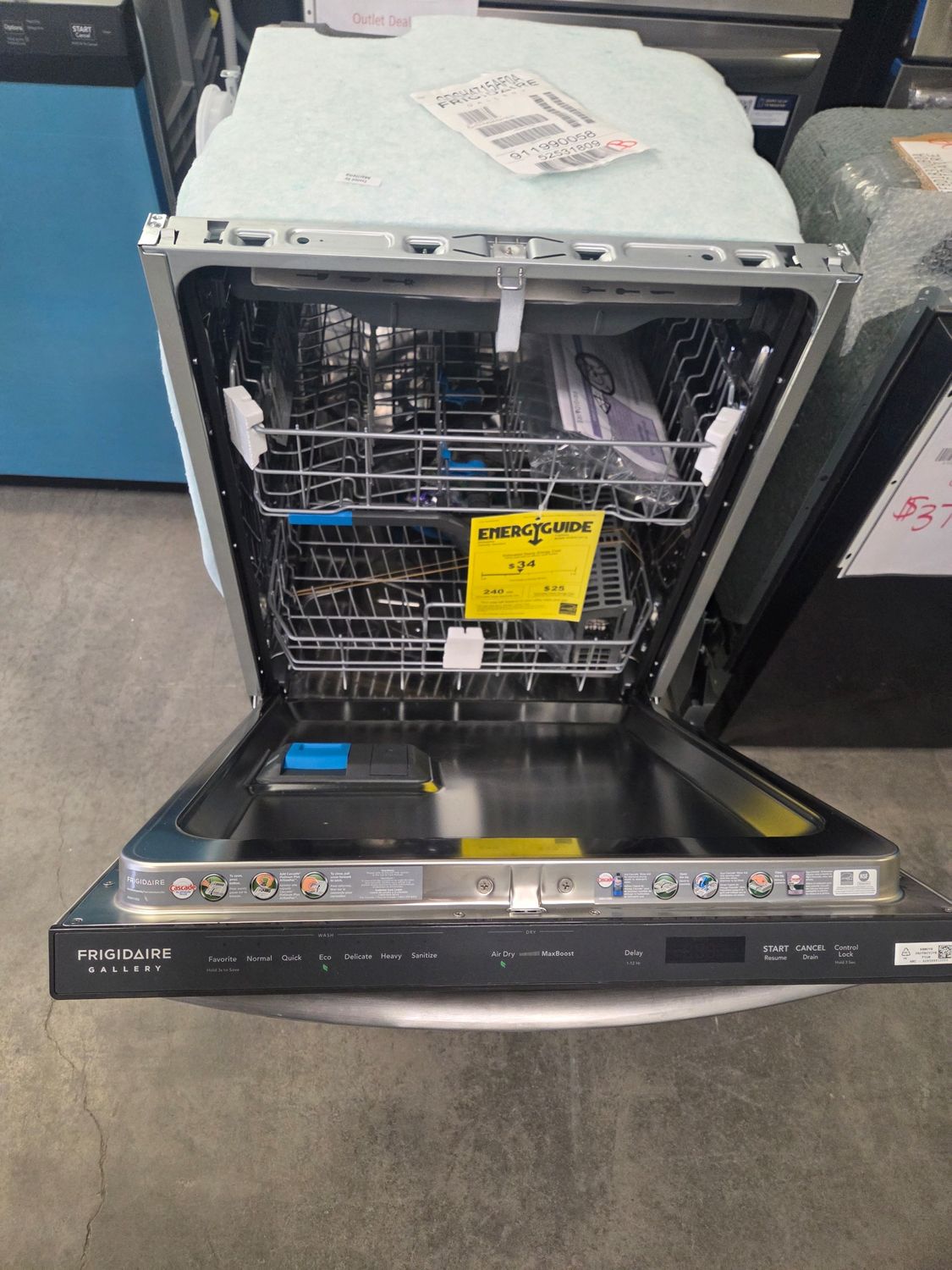 1575 KH52531809-GDSH4715AF Frigidaire Gallery® 24" Smudge-Proof™ Stainless Steel Top Control Built In Dishwasher