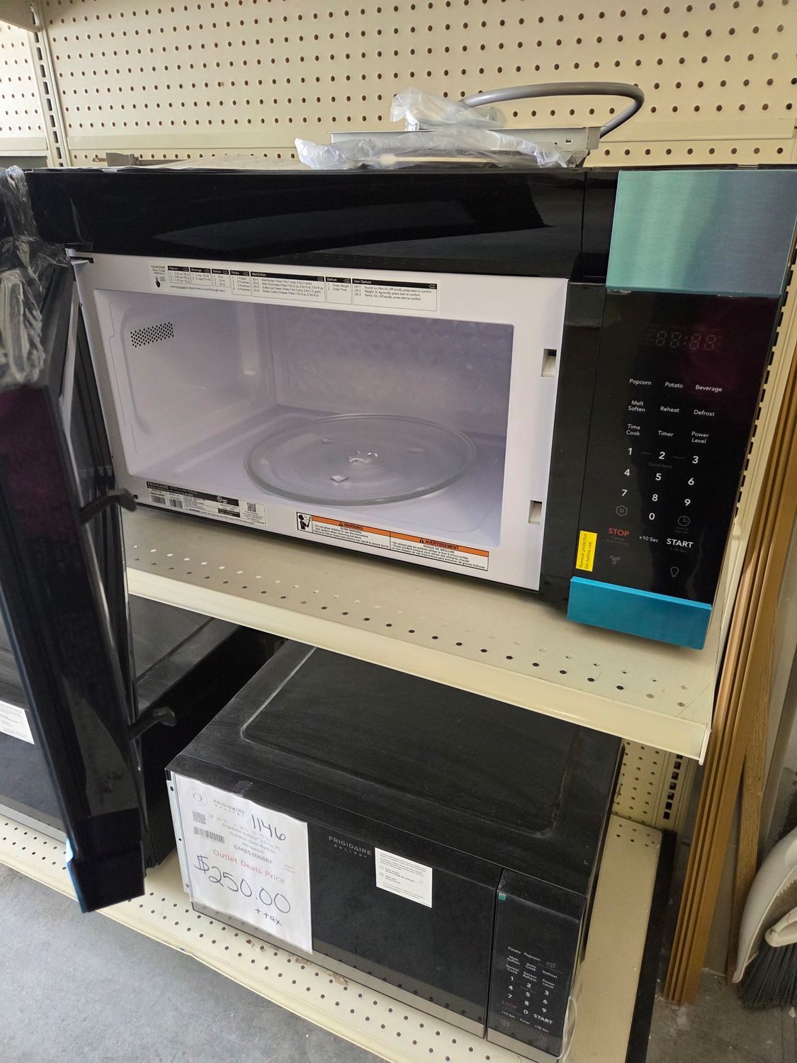 1556 KG53103810-FMOS1746BS Frigidaire® 1.7 Cu. Ft. Stainless Steel Over The Range Microwave