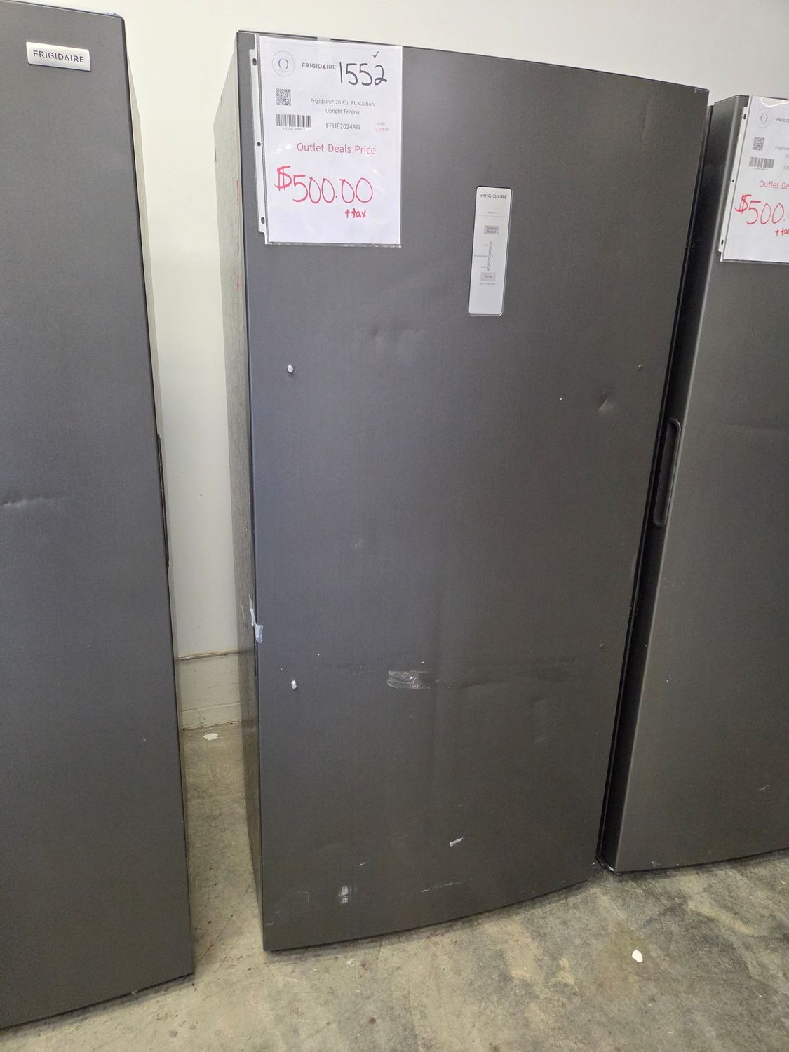 1552 BB53115669 FFUE2024AN Frigidaire® 20 Cu. Ft. Carbon Upright Freezer