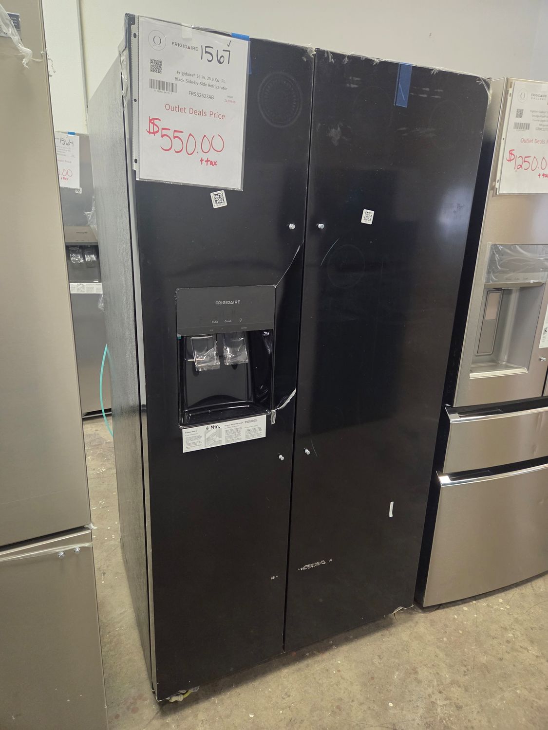 1567 4A54013341-FRSS2623AB Frigidaire® 36 in. 25.6 Cu. Ft. Black Side-by-Side Refrigerator