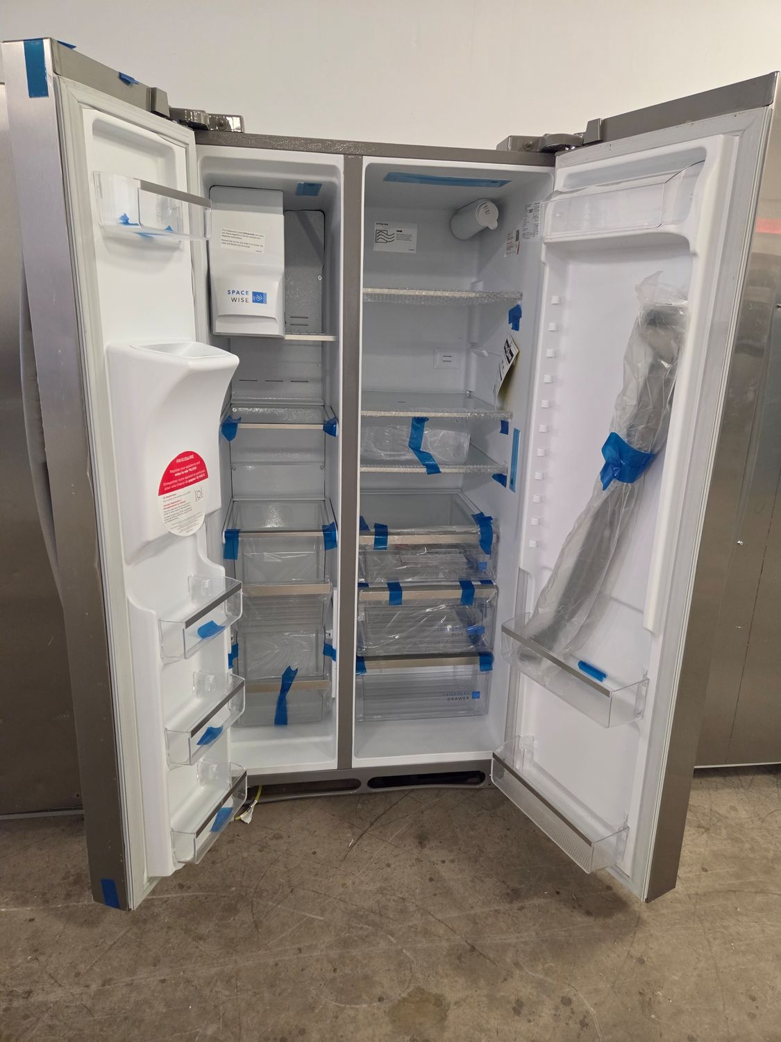 1583 4A51404954-GRSS2652AF Frigidaire Gallery® 36 in. 25.6 Cu. Ft. Smudge-Proof® Stainless Steel Side-by-Side Refrigerator
