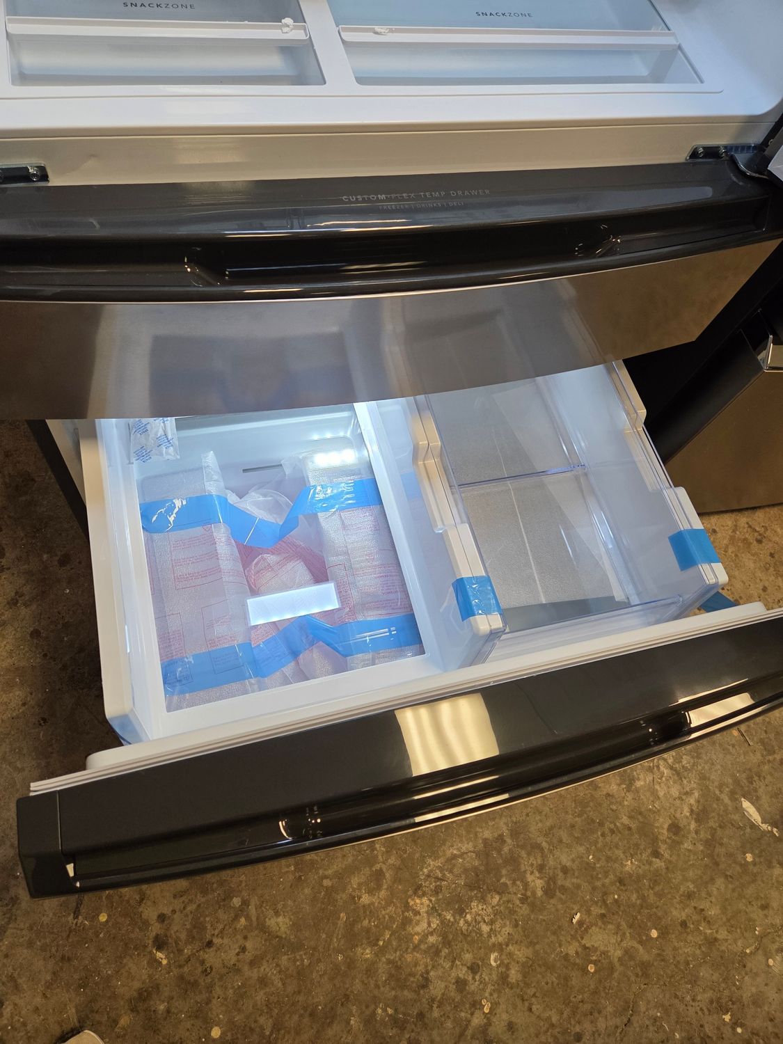 1611 FRMS274TAV Frigidaire 26 Cu. Ft. Standard-Depth 4-Door French Door Refrigerator 1K53076541