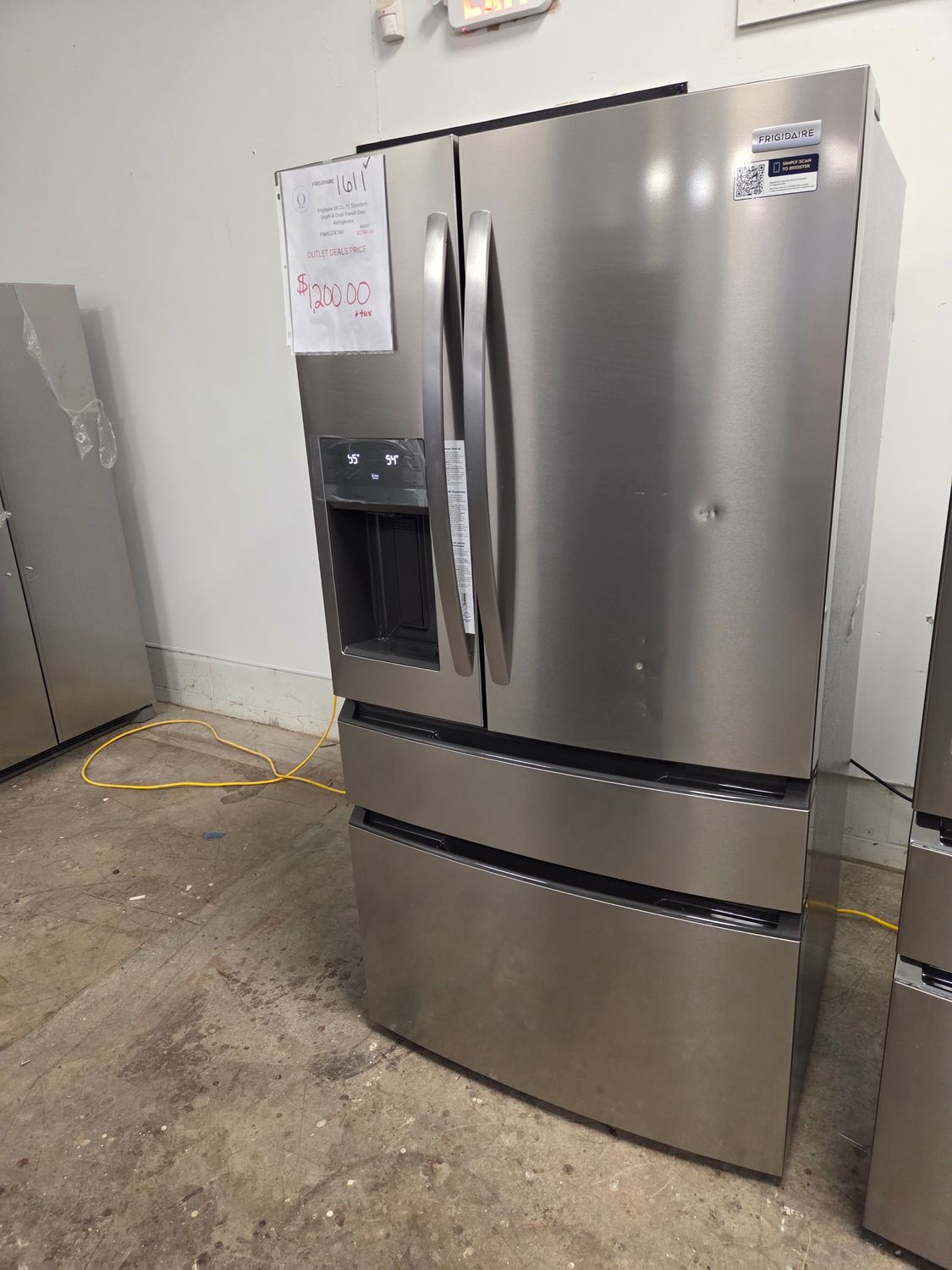 1611 FRMS274TAV Frigidaire 26 Cu. Ft. Standard-Depth 4-Door French Door Refrigerator 1K53076541