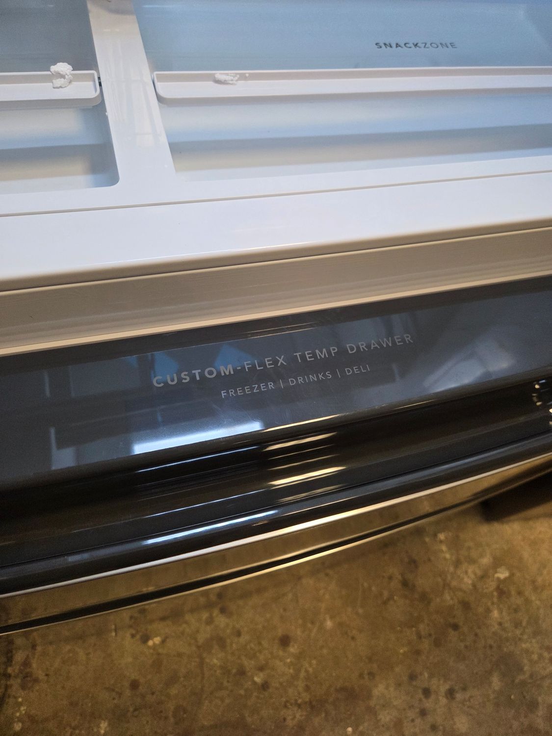 1611 FRMS274TAV Frigidaire 26 Cu. Ft. Standard-Depth 4-Door French Door Refrigerator 1K53076541