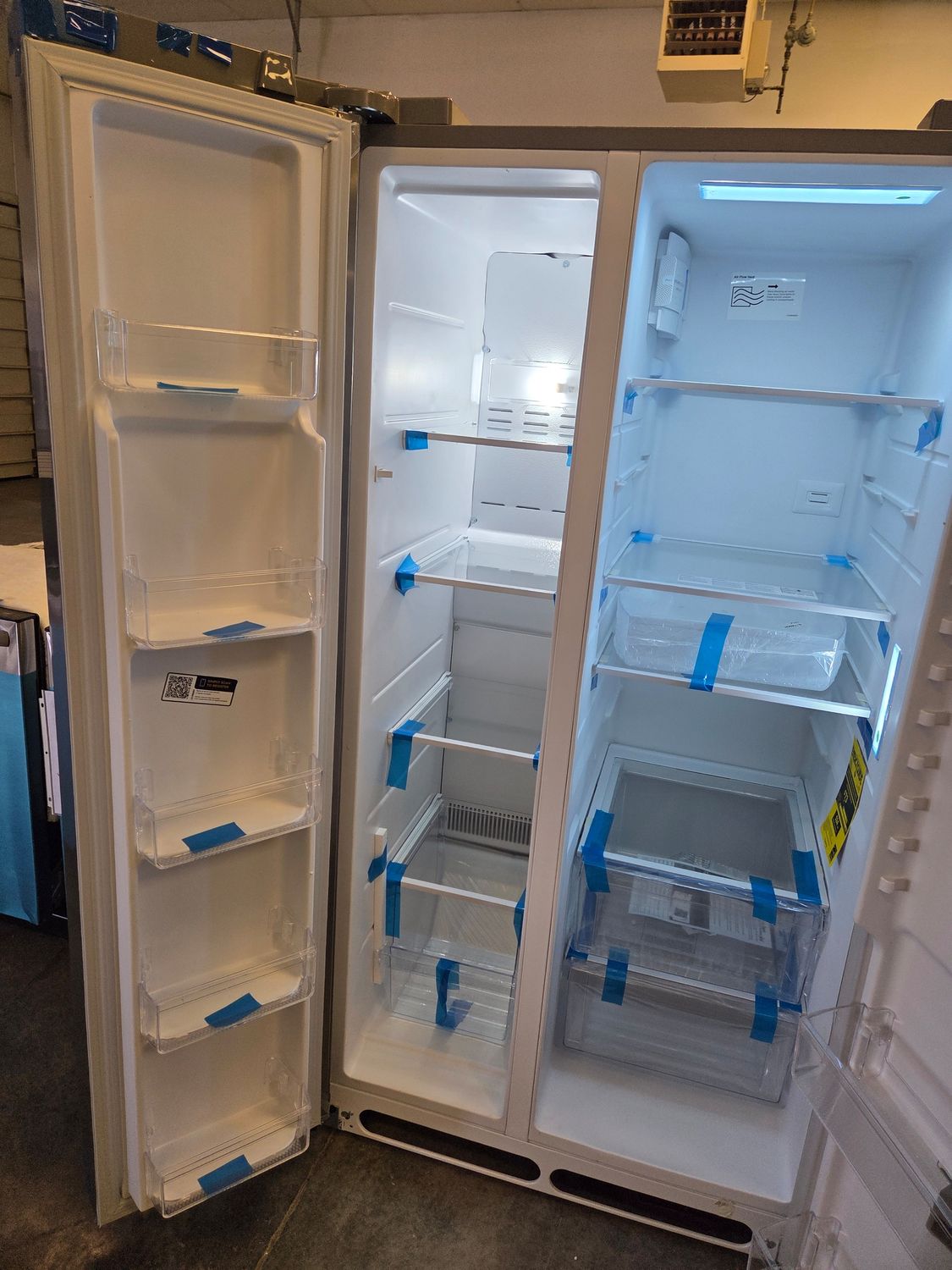 1615 FRSN2610AF Frigidaire® 36" 26.4 Cu. Ft. Smudge-Proof® Stainless Steel Side-by-Side Refrigerator 4A60604127