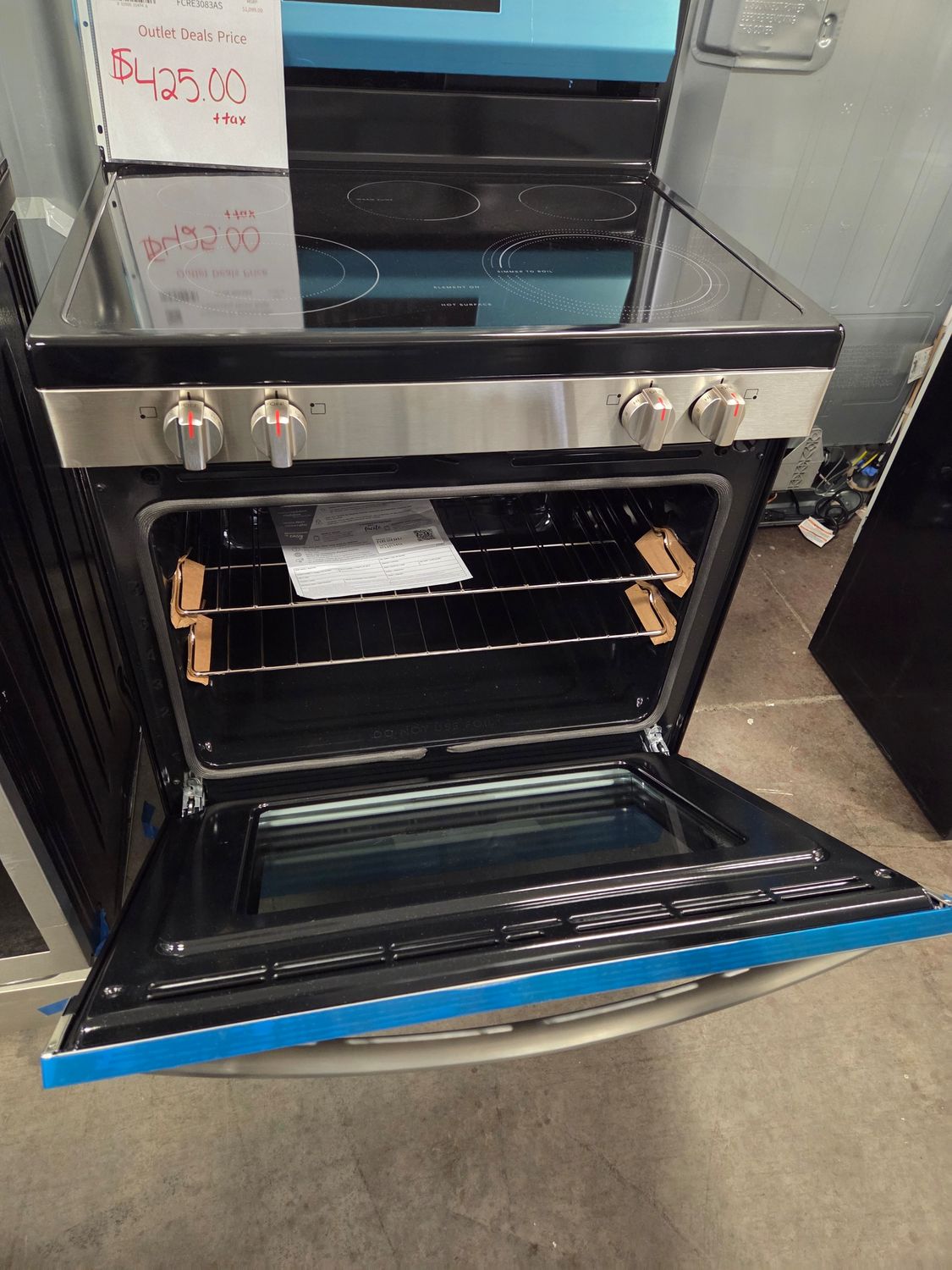 1593 FCRE3083AS Frigidaire® 30" Stainless Steel Freestanding Electric Range VF61049994