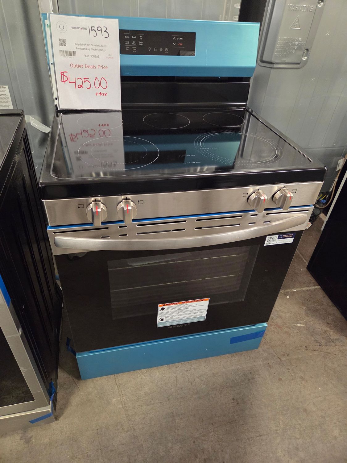 1593 FCRE3083AS Frigidaire® 30" Stainless Steel Freestanding Electric Range VF61049994