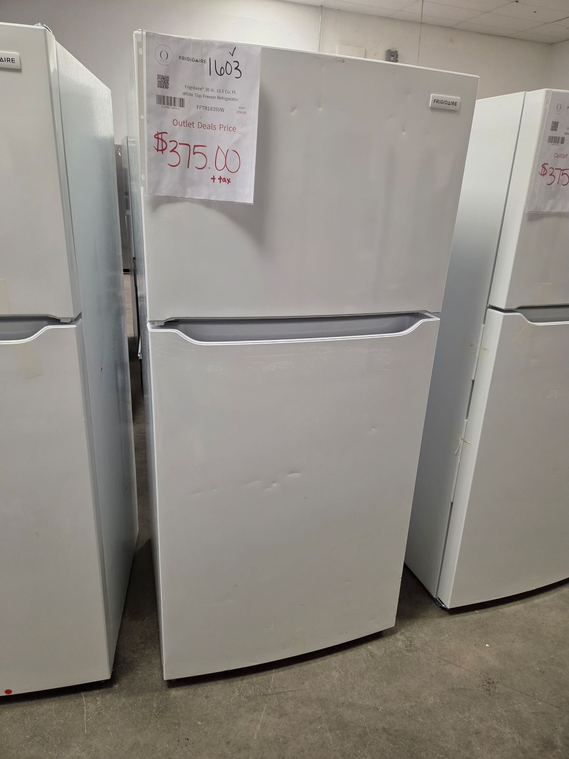 1603 FFTR1835VW Frigidaire® 30 in. 18.3 Cu. Ft. White Top Freezer Refrigerator BA60506061