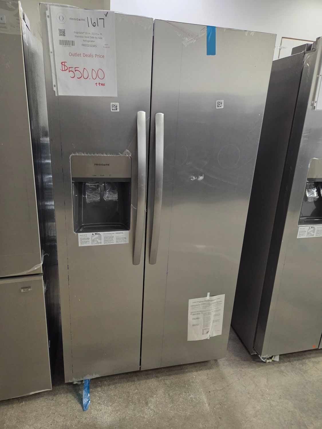 1617 FRSS2323AS Frigidaire® 33 in. 22.3 Cu. Ft. Stainless Steel Side-by-Side Refrigerator 4A60315137