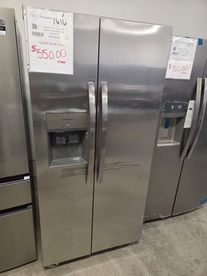 1616 FRSS2323AS Frigidaire® 33 in. 22.3 Cu. Ft. Stainless Steel Side-by-Side Refrigerator 4A60614180