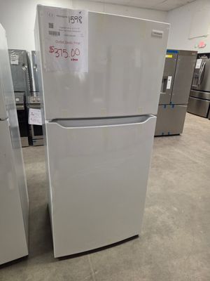 1598 FFHT1835VW Frigidaire® 30 in. 18.3 Cu. Ft. White Top Freezer Refrigerator BA60301733