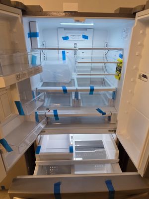 1609 FRFN2813AF Frigidaire® 36 in. 28.8 Cu. Ft Smudge-Proof® Stainless Steel French Door Refrigerator 4A60406245