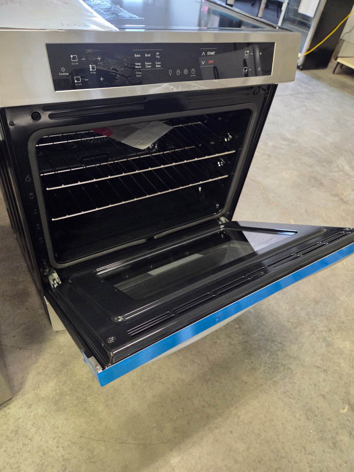 1590 FCFI3082BS Frigidaire 30" Stainless Steel Slide-In Induction Range with Air Fry VF50537439