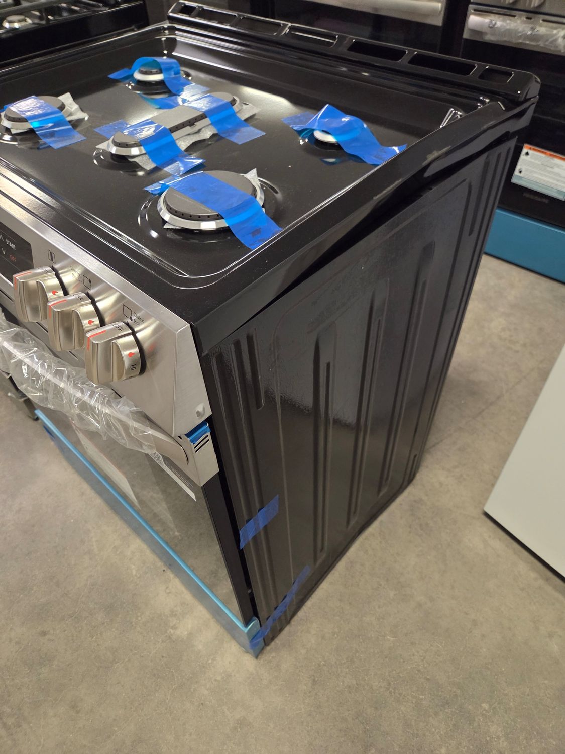 1589 FCFG3062AS  Frigidaire® 30" Stainless Steel Slide In Gas Range  VF43017399