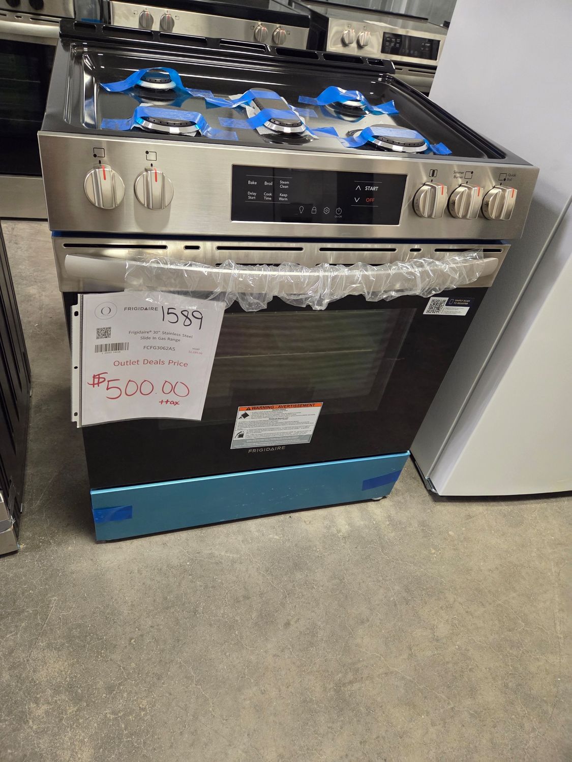 1589 FCFG3062AS  Frigidaire® 30" Stainless Steel Slide In Gas Range  VF43017399