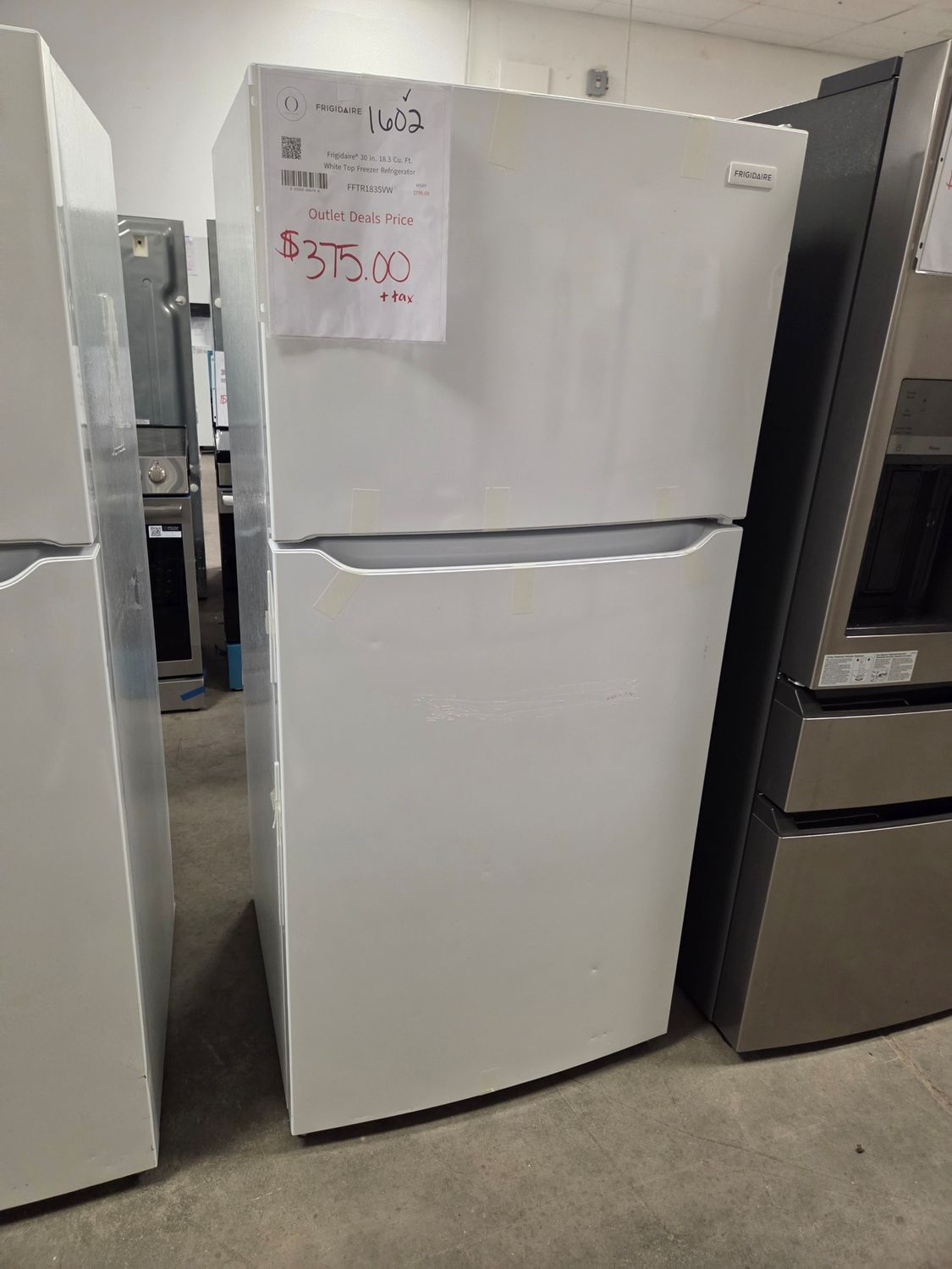 1602  FFTR1835VW  Frigidaire® 30 in. 18.3 Cu. Ft. White Top Freezer Refrigerator BA60504068