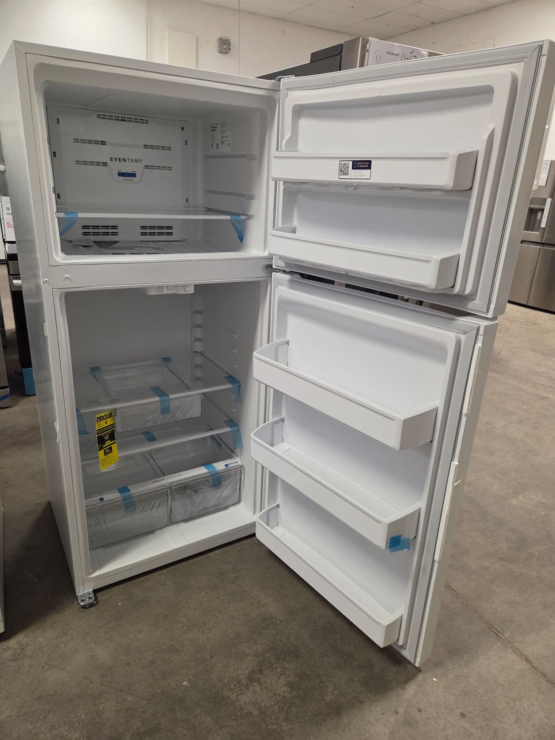 1602  FFTR1835VW  Frigidaire® 30 in. 18.3 Cu. Ft. White Top Freezer Refrigerator BA60504068