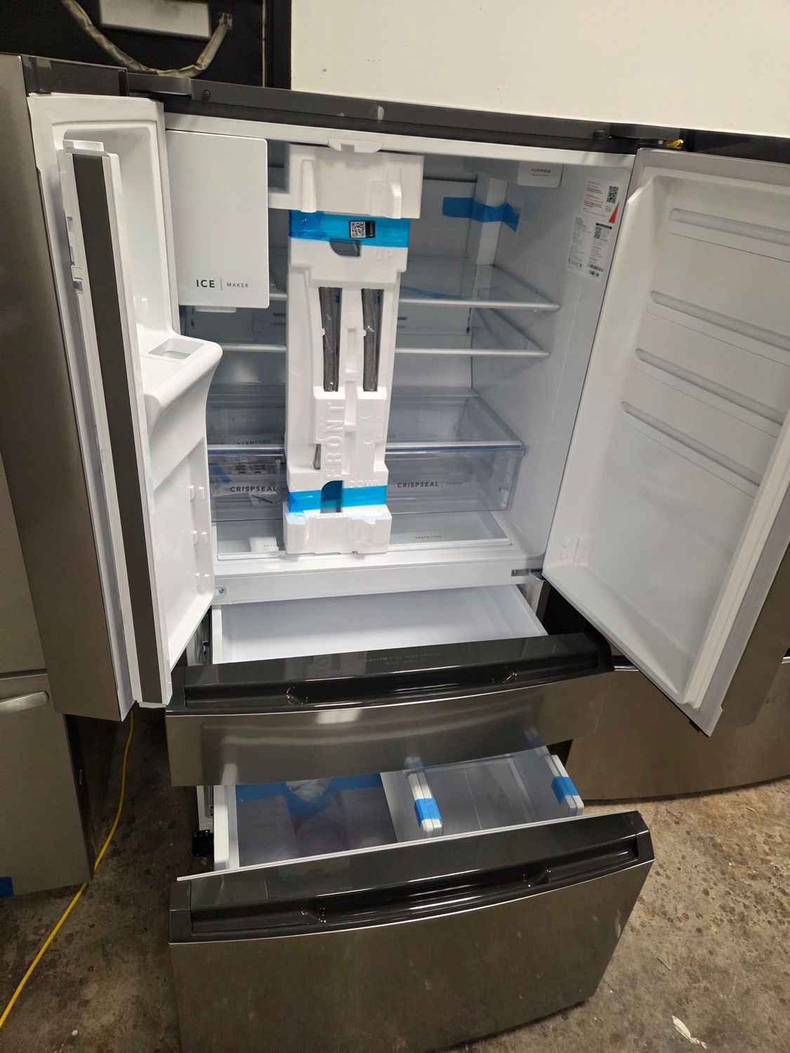 1612 FRMS274TAV Frigidaire 26 Cu. Ft. Standard-Depth 4-Door French Door Refrigerator 1K53778906