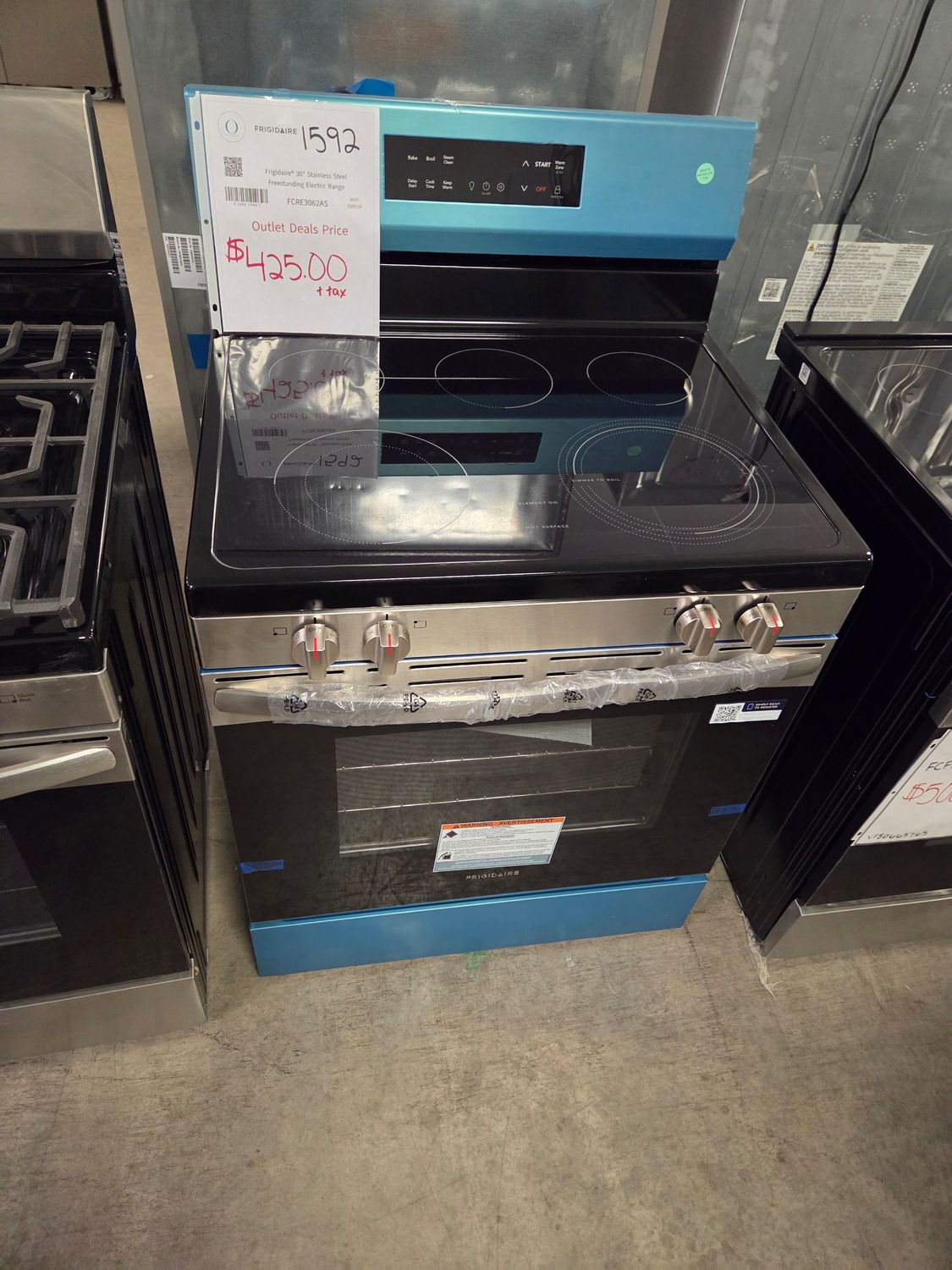 1592 FCRE3062AS Frigidaire® 30" Stainless Steel Freestanding Electric Range VF60959253