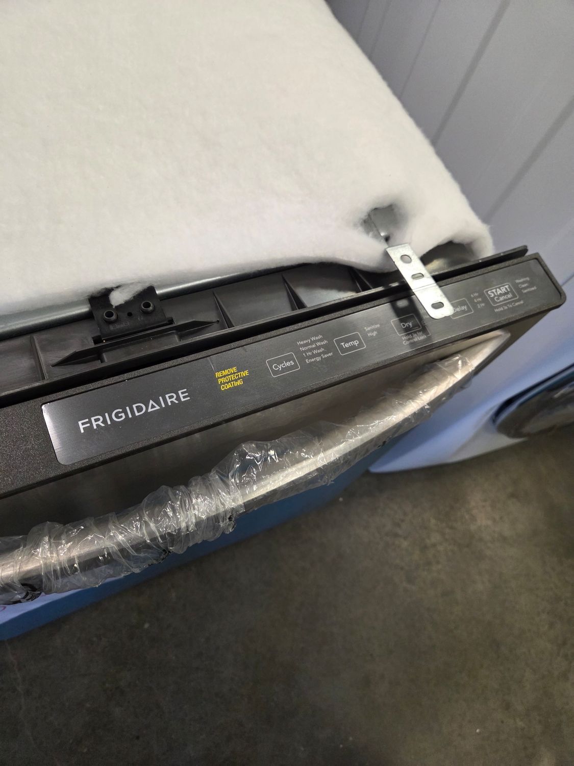 1596 FDPH4316AS Frigidaire 24" Stainless Steel Top Control Built In Dishwasher TH54525072