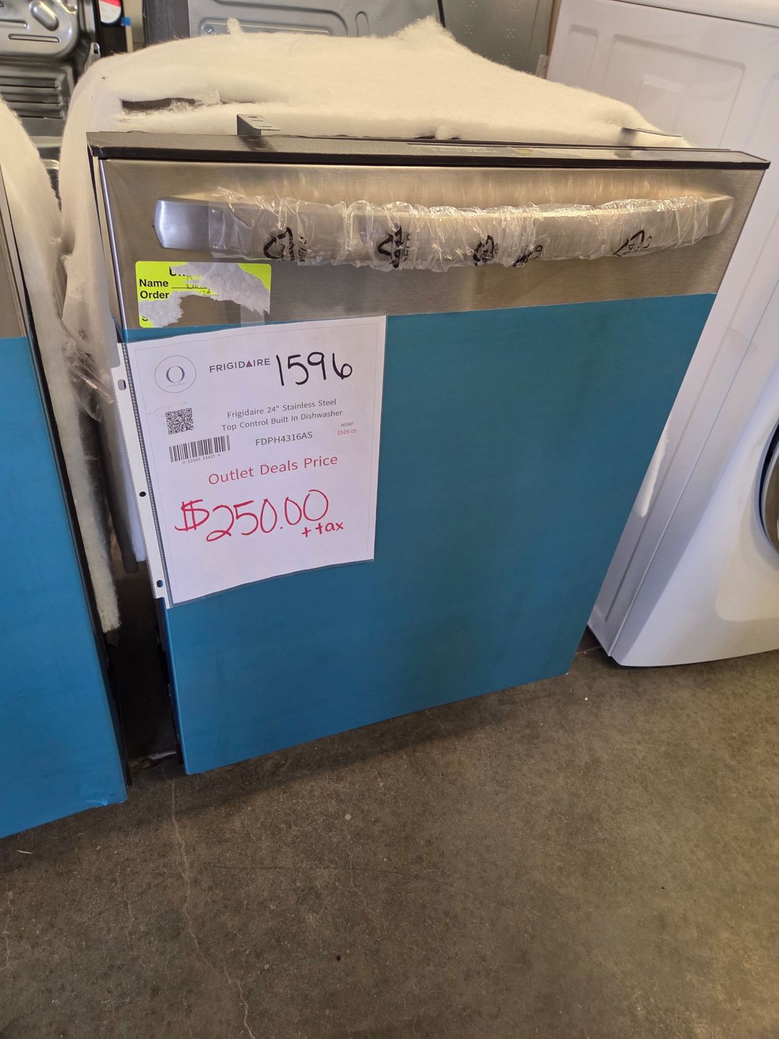 1596 FDPH4316AS Frigidaire 24" Stainless Steel Top Control Built In Dishwasher TH54525072