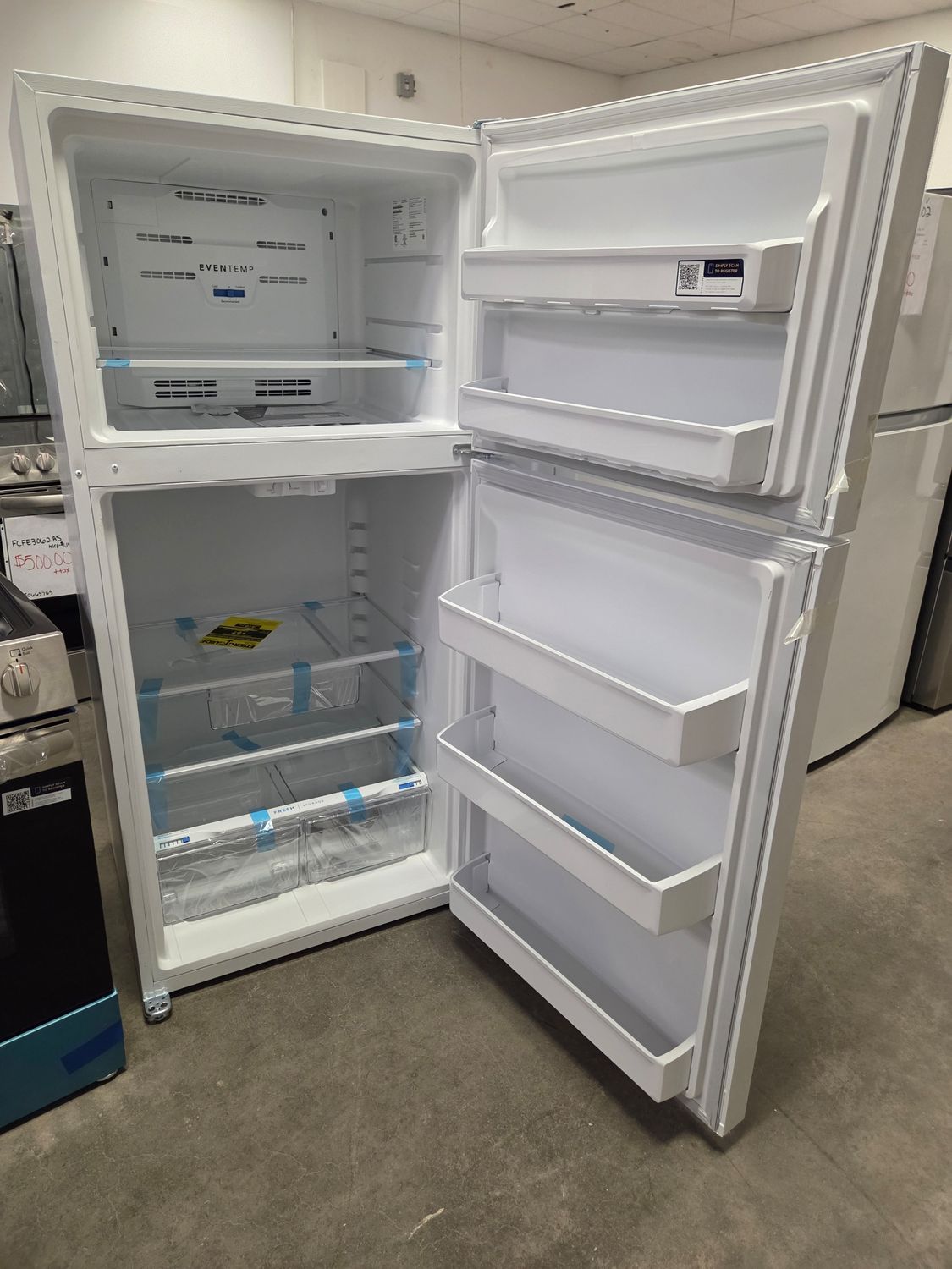 1601 FFTR1835VW  Frigidaire® 30 in. 18.3 Cu. Ft. White Top Freezer Refrigerator BA60409964