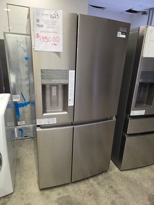 1623 GRQC2255BF  Frigidaire Gallery® 36 in. 21.5 Cu. Ft. Smudge-Proof® Stainless Steel Counter Depth French Door Refrigerator 1K54575797