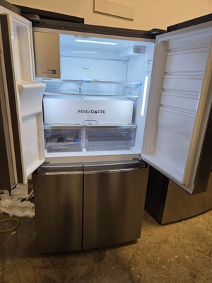1623 GRQC2255BF  Frigidaire Gallery® 36 in. 21.5 Cu. Ft. Smudge-Proof® Stainless Steel Counter Depth French Door Refrigerator 1K54575797