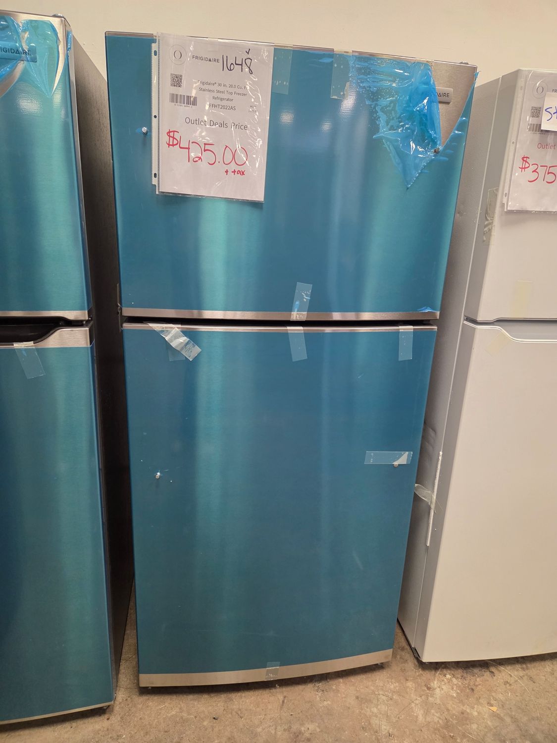 1648  Frigidaire® 30 in. 20.0 Cu. Ft. Stainless Steel Top Freezer Refrigerator FFHT2022AS-BA61022105