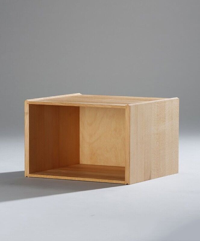Stapelbox halbe Höhe mit massiven Seiten